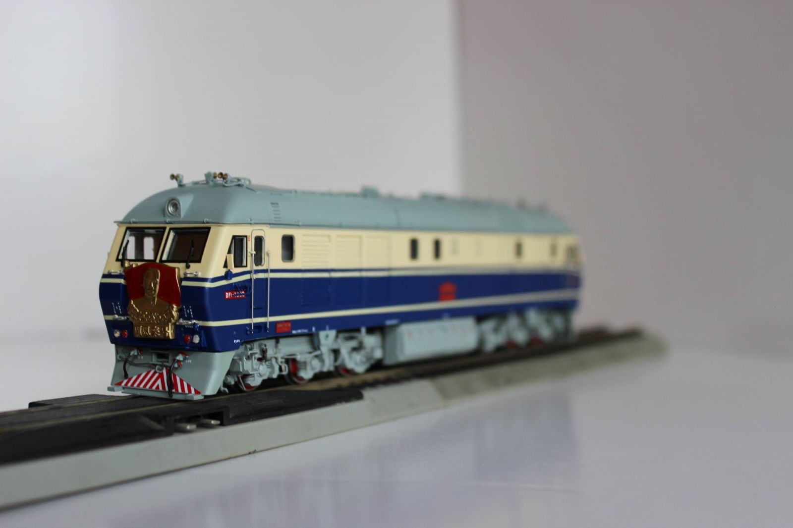 HO Scale Chinese DF11